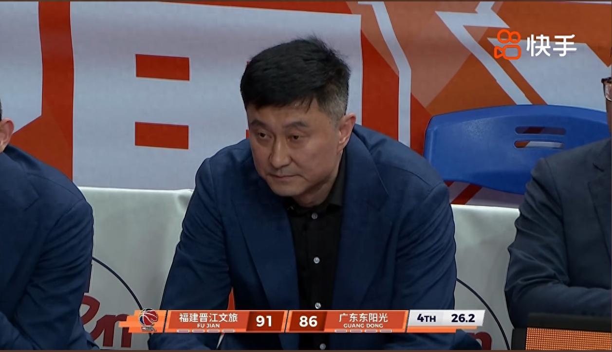 皇冠官网-领先福建三节遭逆转，杜锋三错误葬送胜利，球迷：赶紧下课